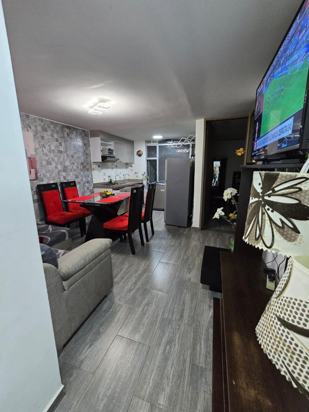 Amoblado Cerca Al Aeropuerto El Dorado Appartement